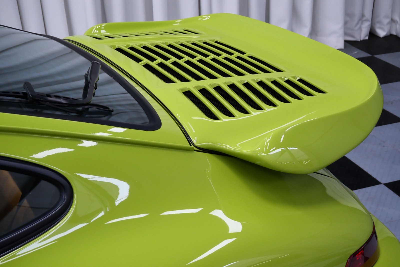Porsche-911-1991-Coupe-33