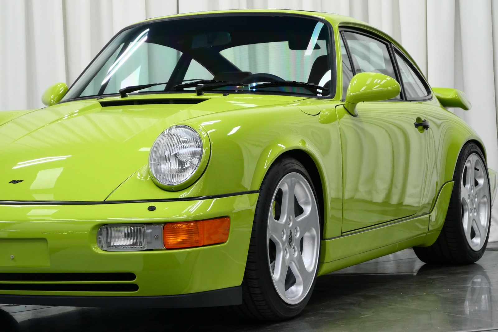 Porsche-911-1991-Coupe-34