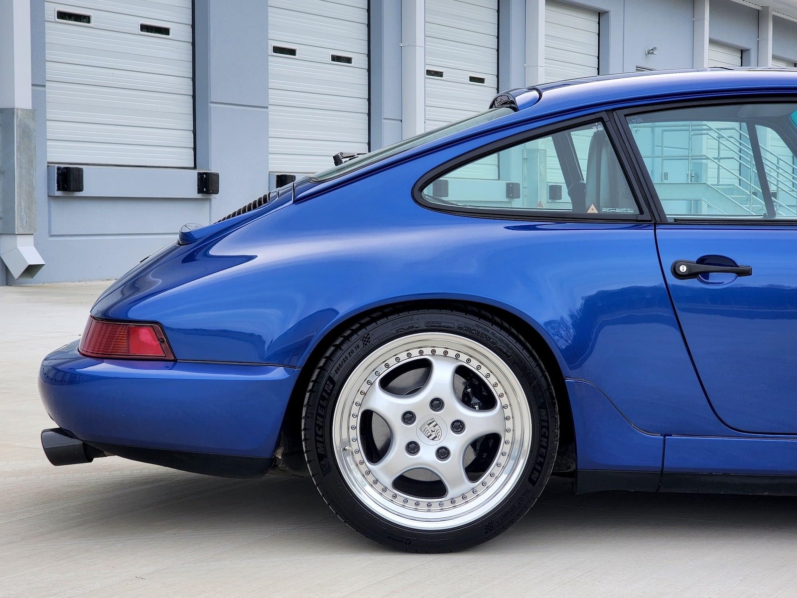 Porsche-911-1993-Coupe-18