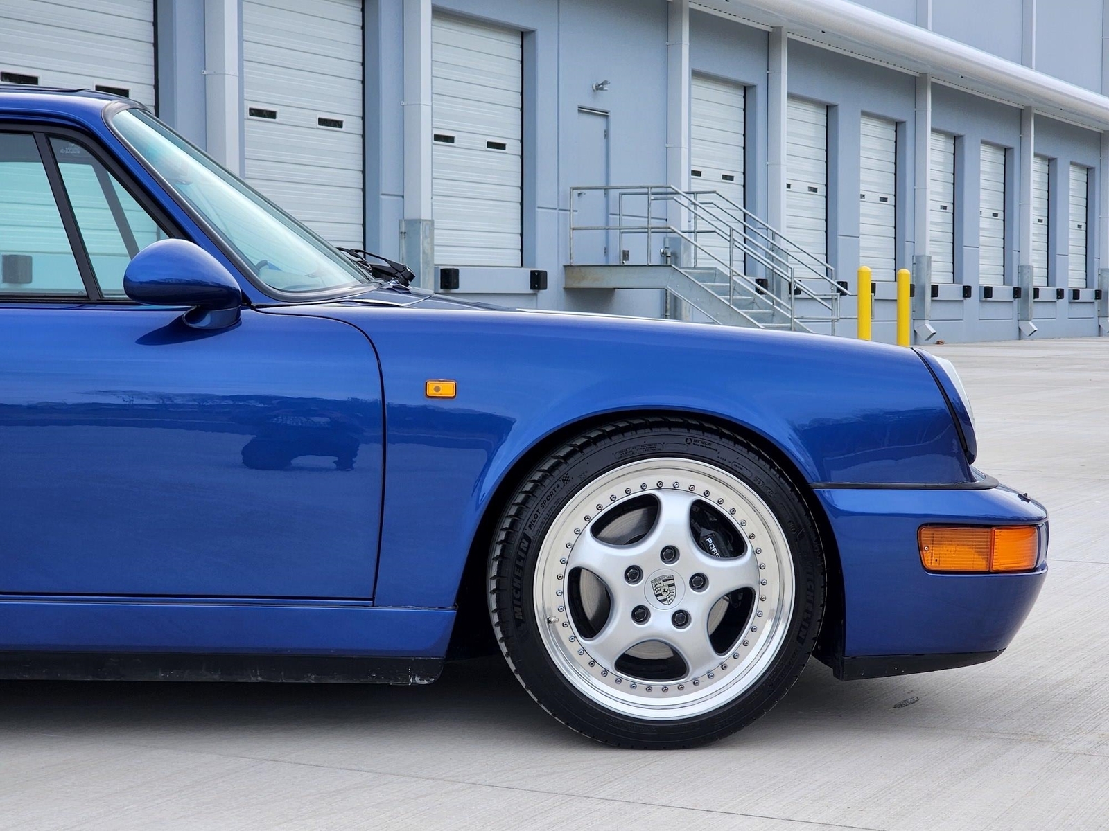 Porsche-911-1993-Coupe-19