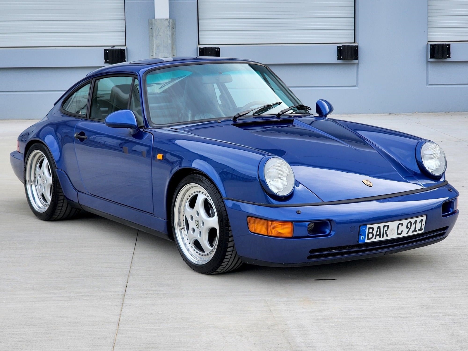 Porsche-911-1993-Coupe-24