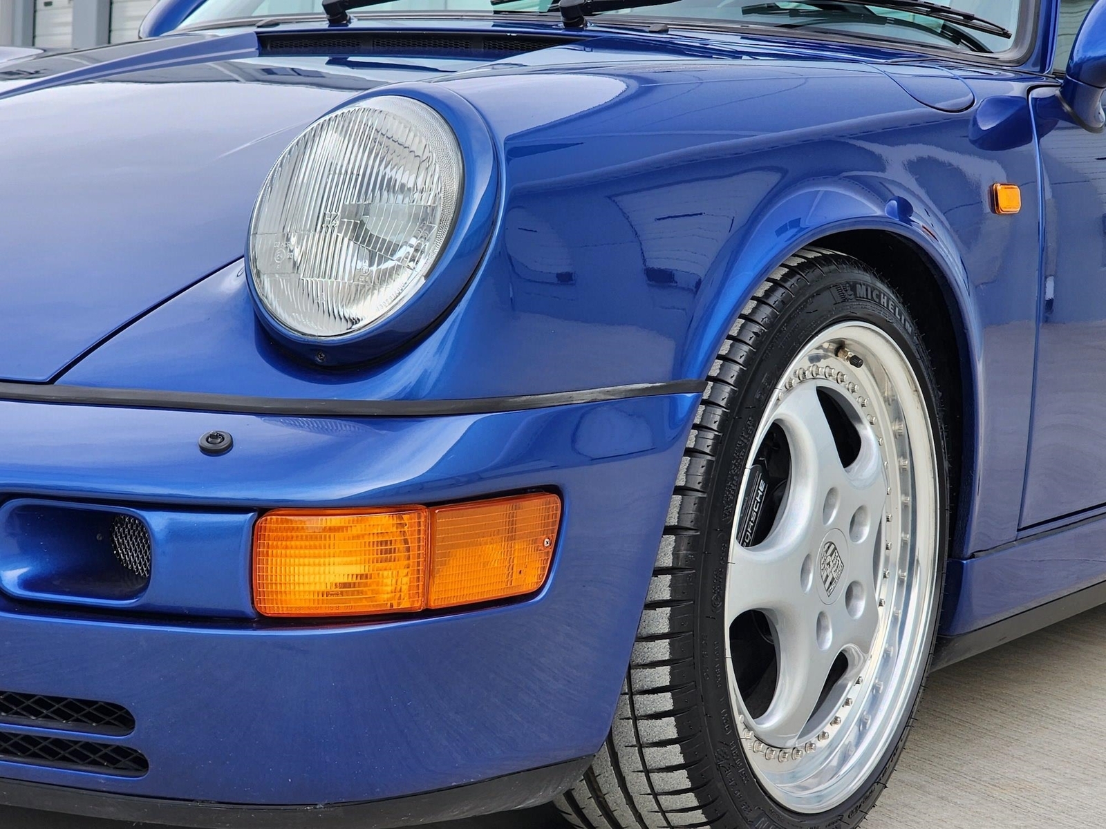 Porsche-911-1993-Coupe-33