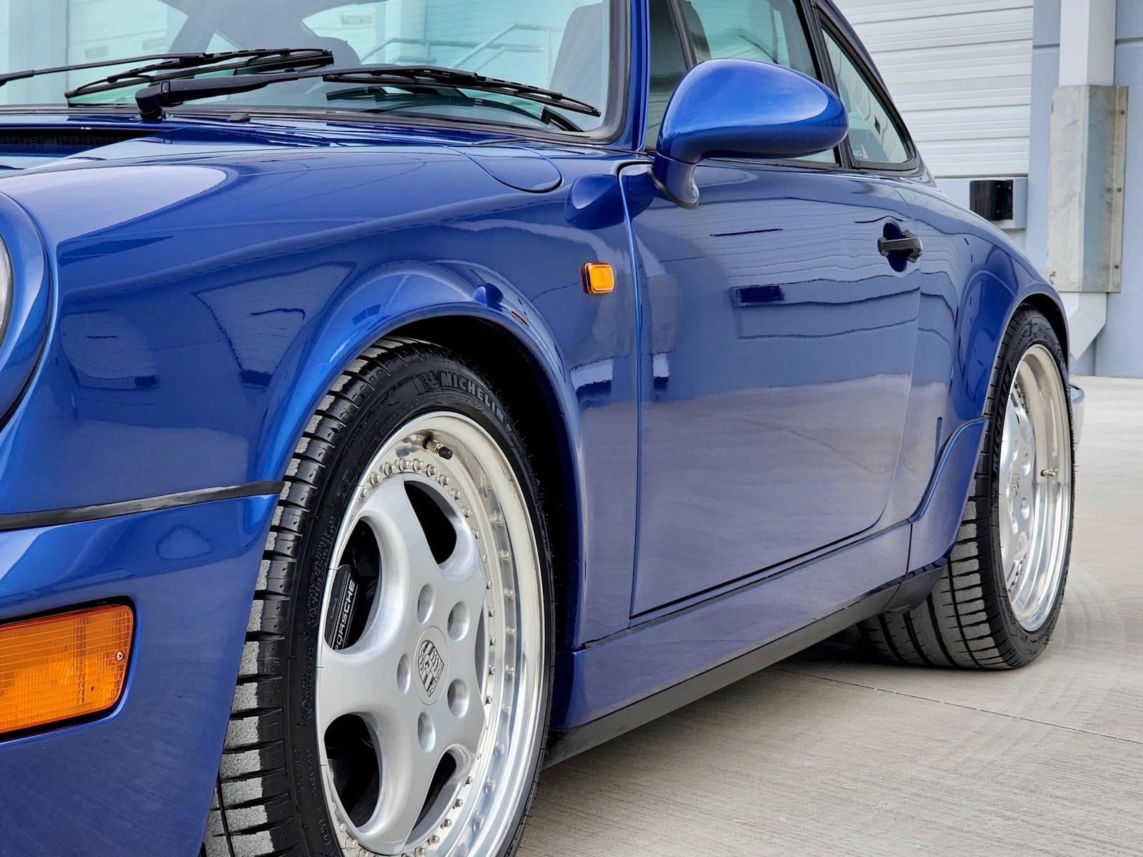 Porsche-911-1993-Coupe-34