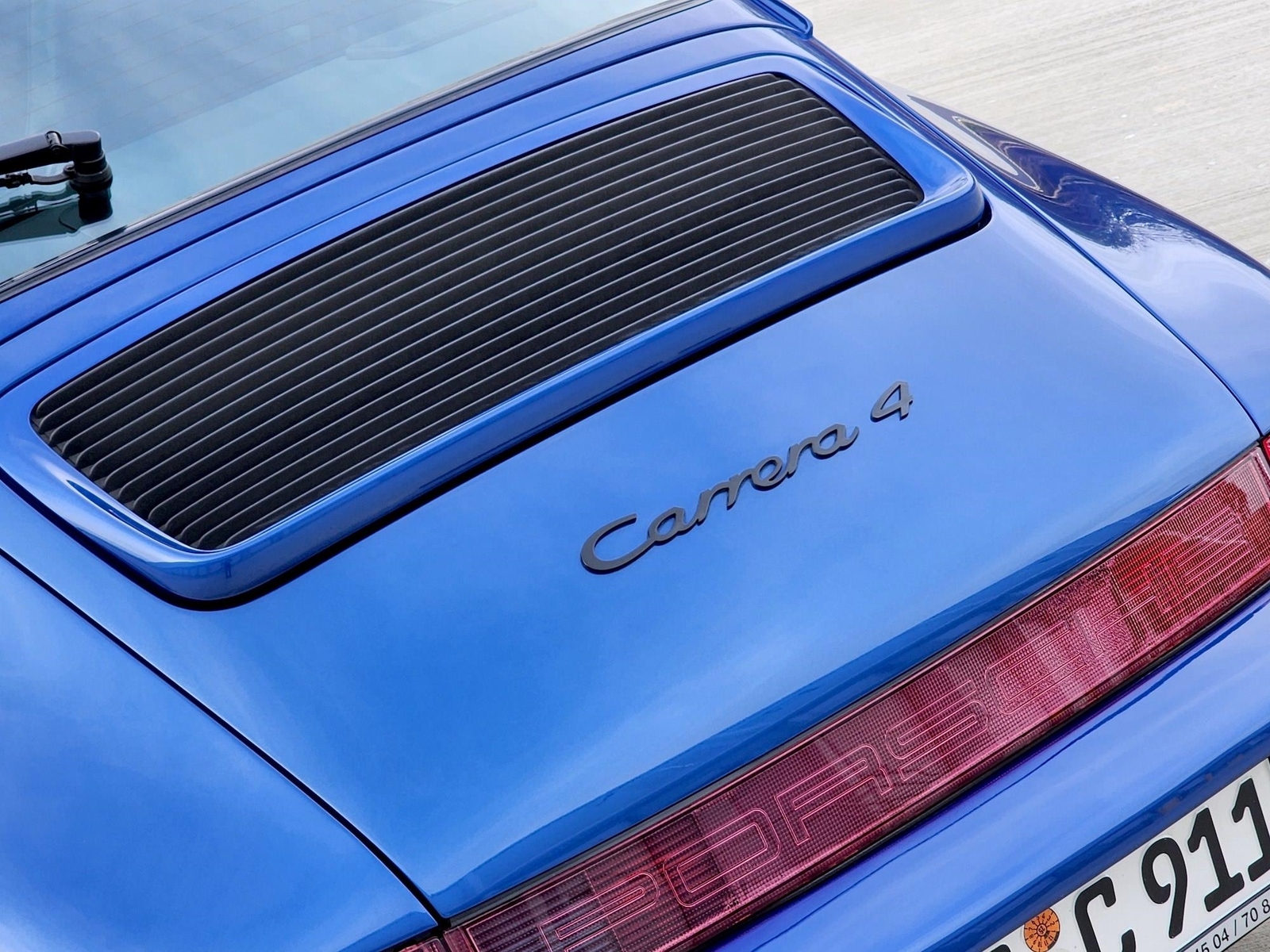 Porsche-911-1993-Coupe-37