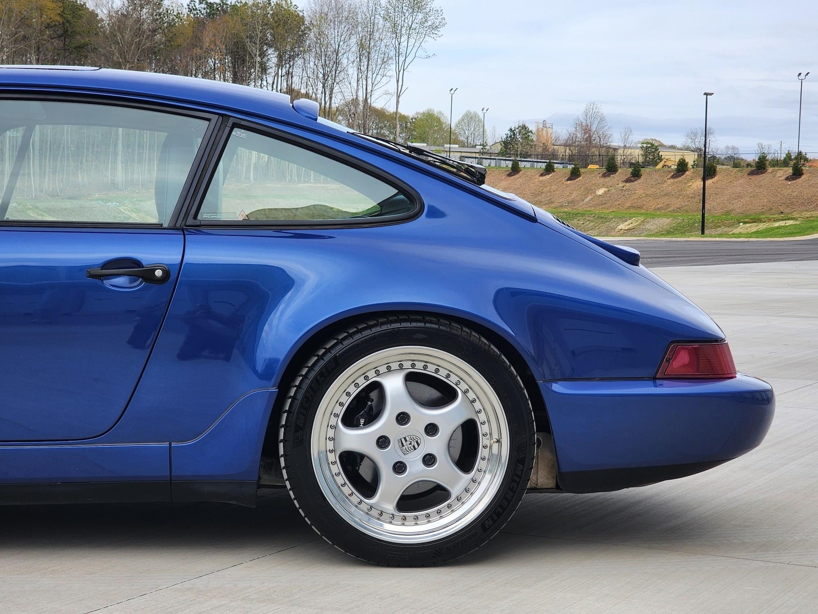 Porsche-911-1993-Coupe-7