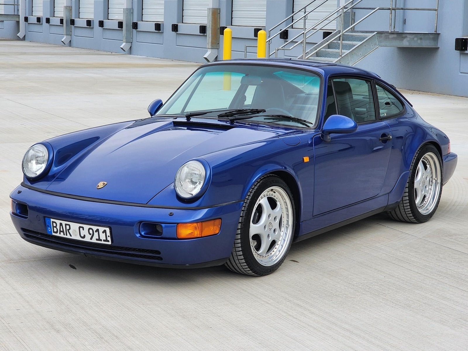Porsche-911-1993-Coupe
