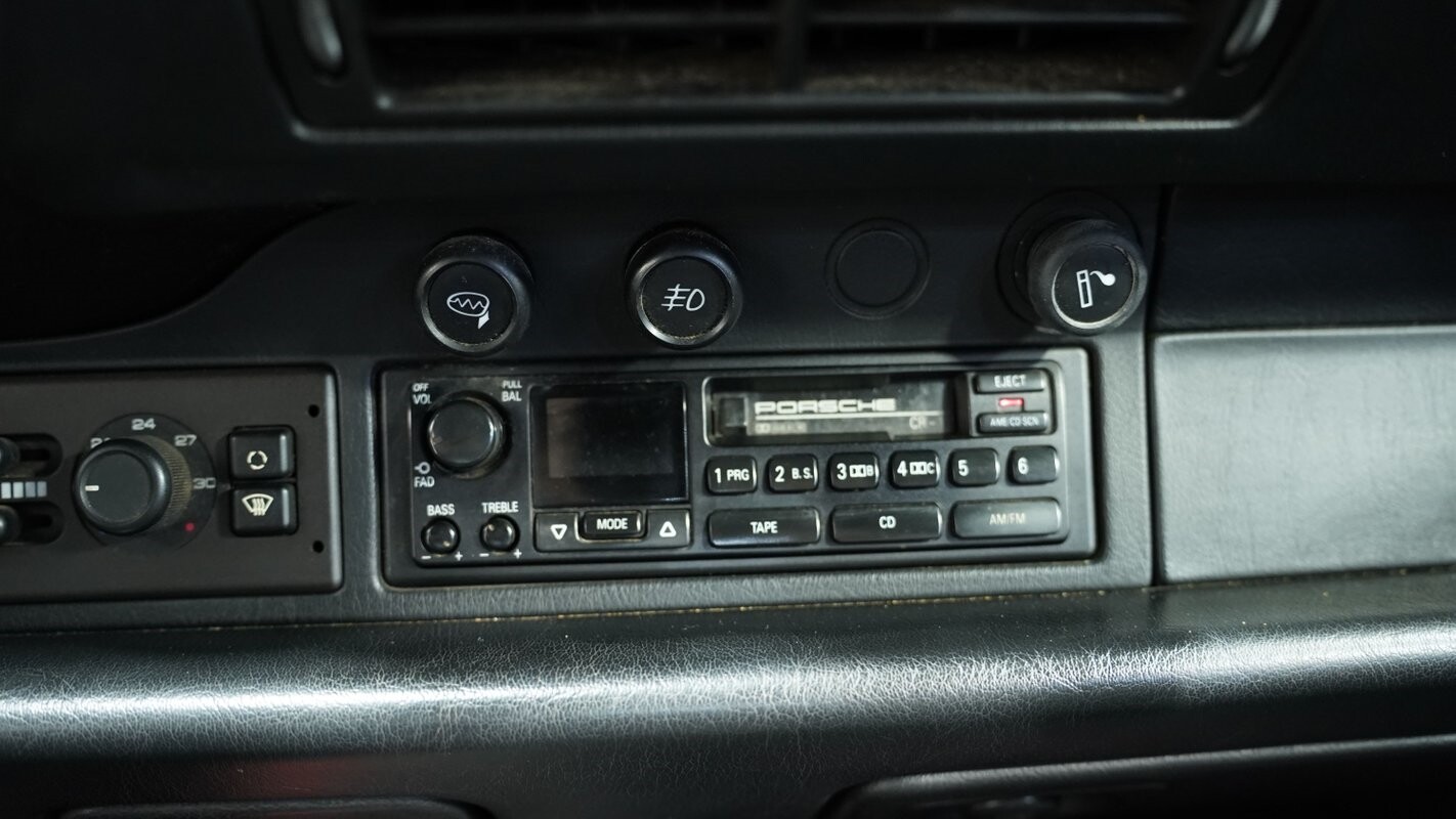 Porsche-911-1995-Convertible-33