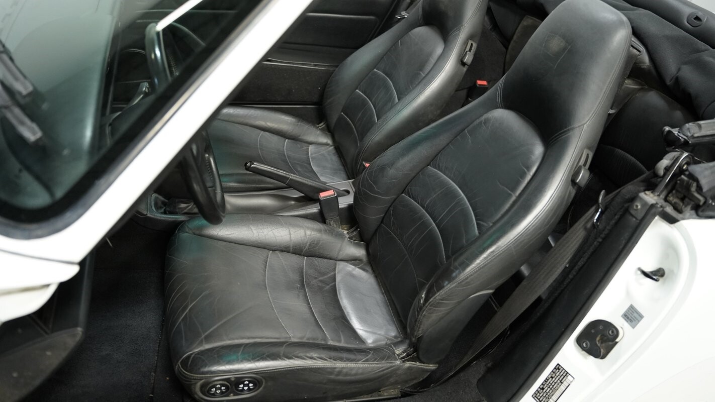 Porsche-911-1995-Convertible-35