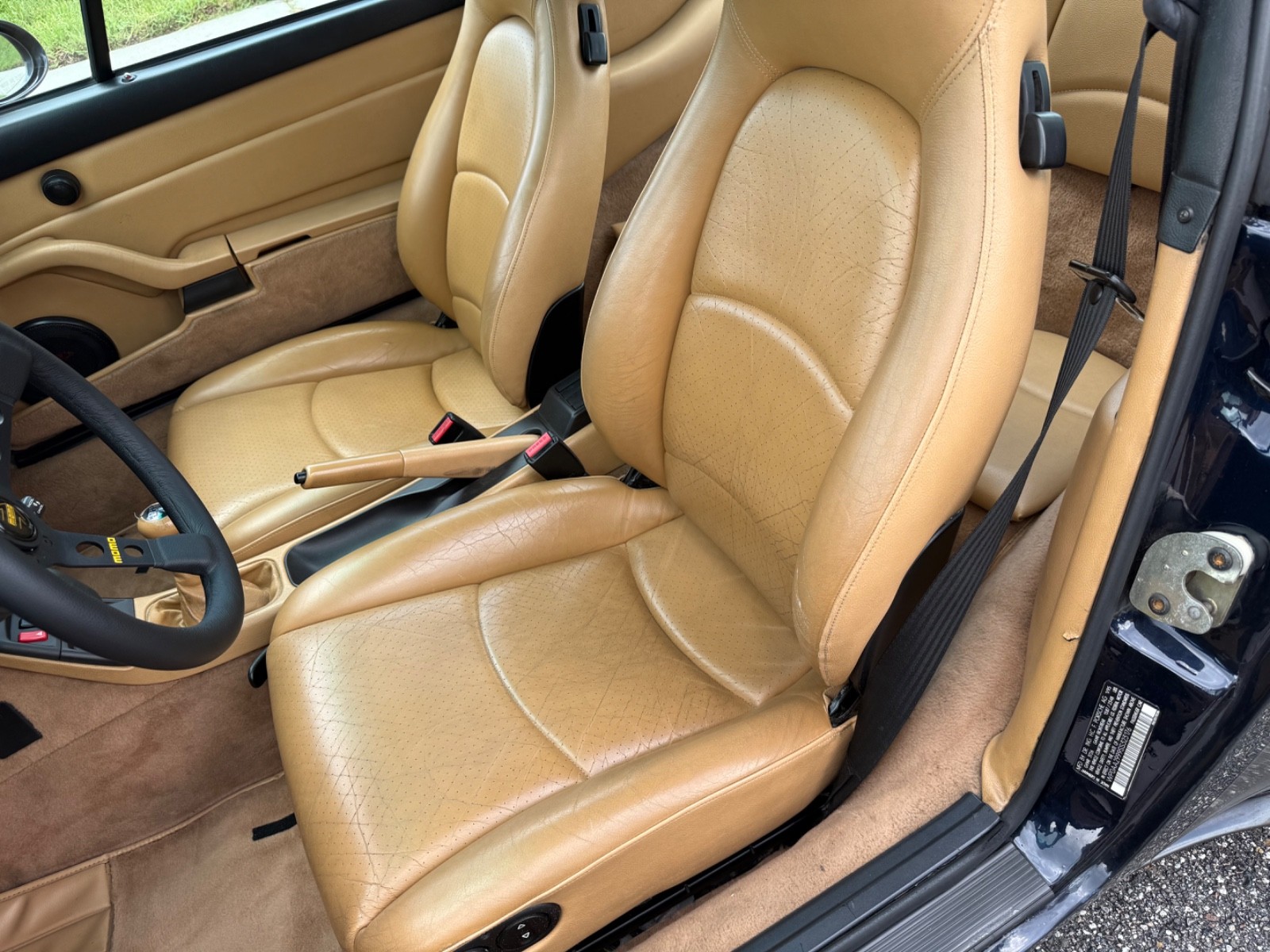 Porsche-911-1995-Coupe-22