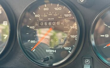 Porsche-911-1995-Coupe-32