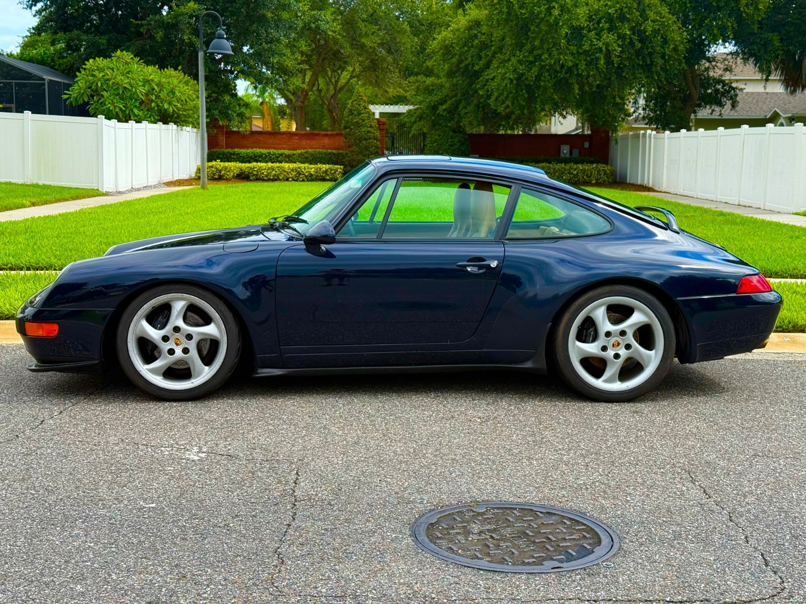 Porsche-911-1995-Coupe-8