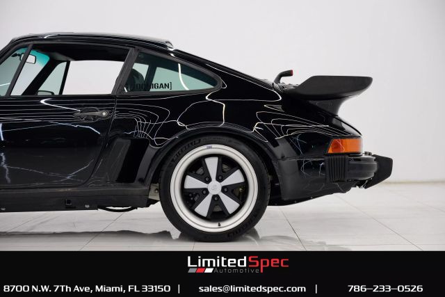 Porsche-911-EV-1986-Coupe-17