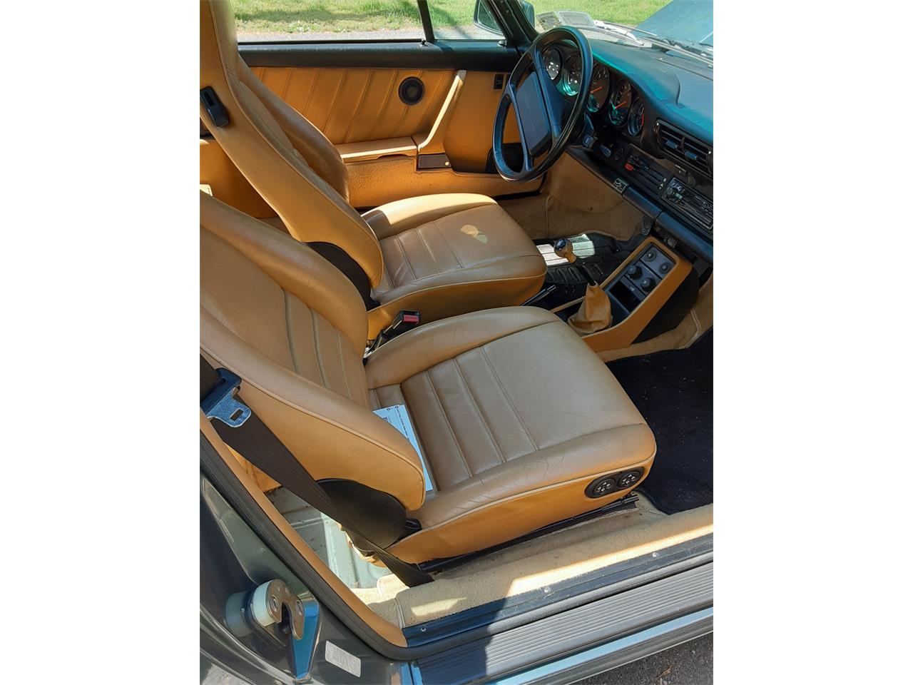 Porsche-911-carrera-1987-Venetian-Blue-Saddle-5