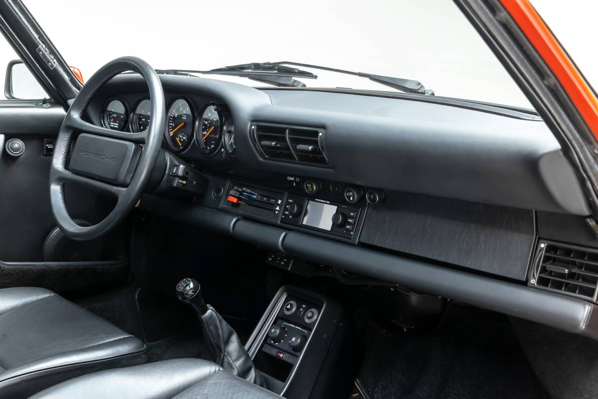 Porsche-911-turbo-1986-red-13