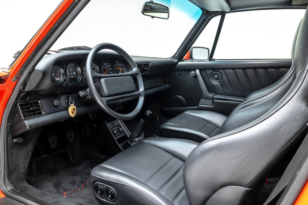Porsche-911-turbo-1986-red-18