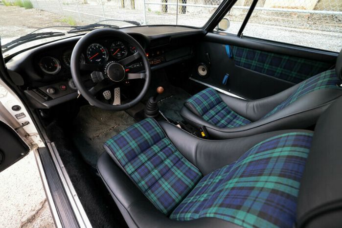 Porsche-911s-1977-White-Black-LeatherCloth-11