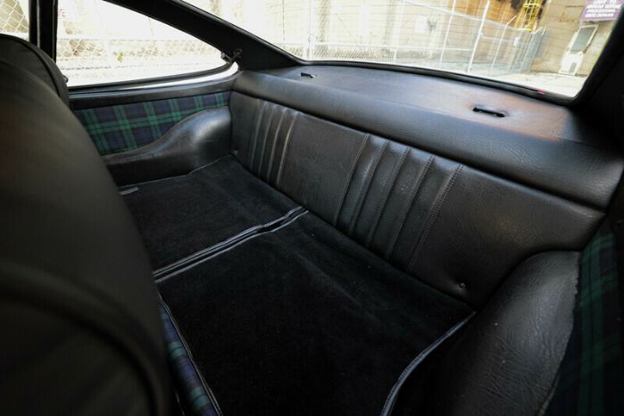 Porsche-911s-1977-White-Black-LeatherCloth-4
