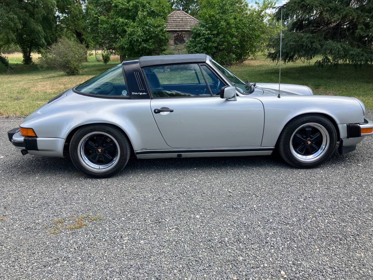 Porsche-911s-1977-silver-4
