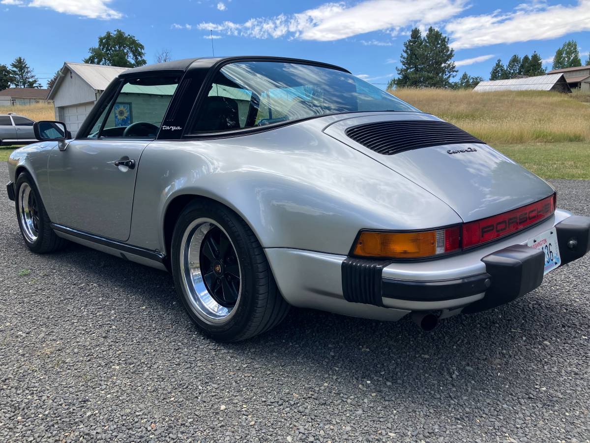 Porsche-911s-1977-silver-8