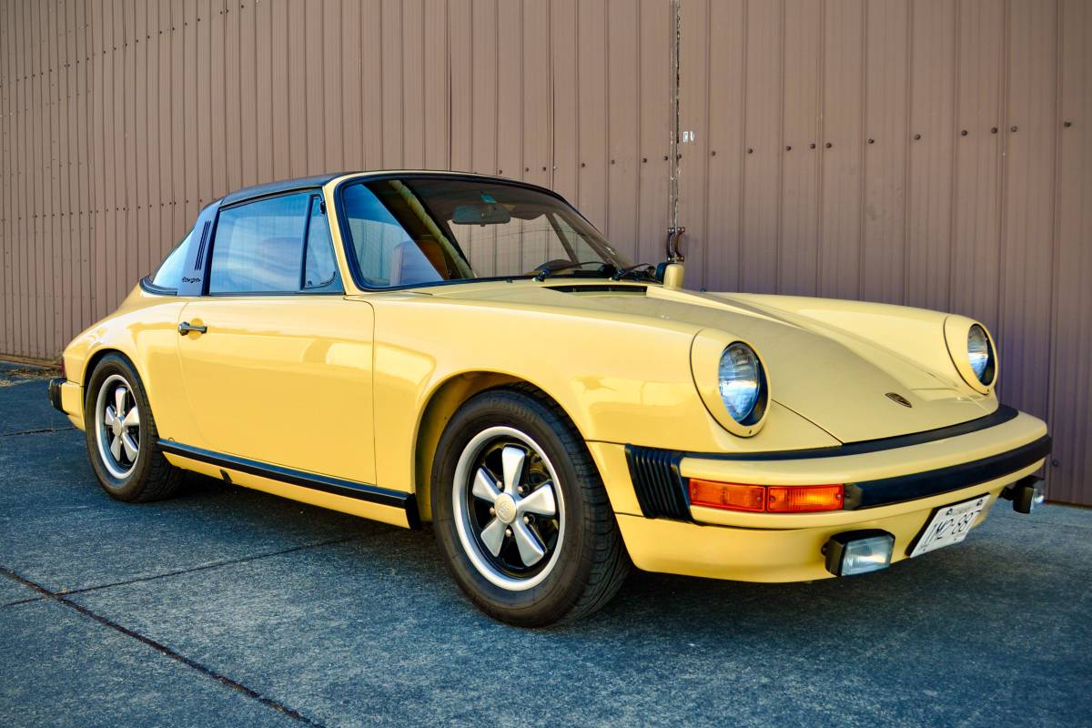 Porsche-911s-targa-1976-yellow-1
