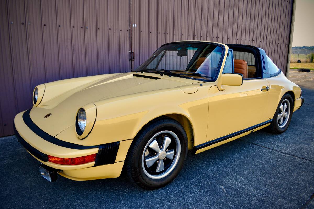 Porsche-911s-targa-1976-yellow-30