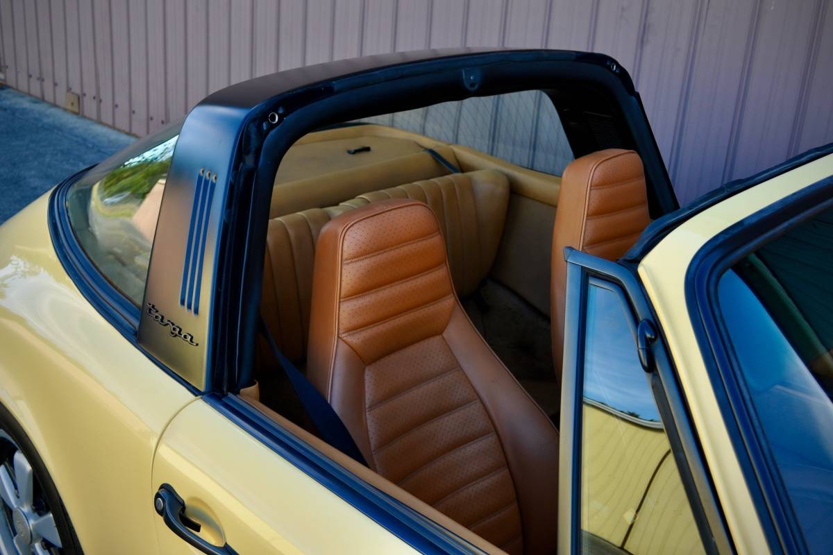 Porsche-911s-targa-1976-yellow-6