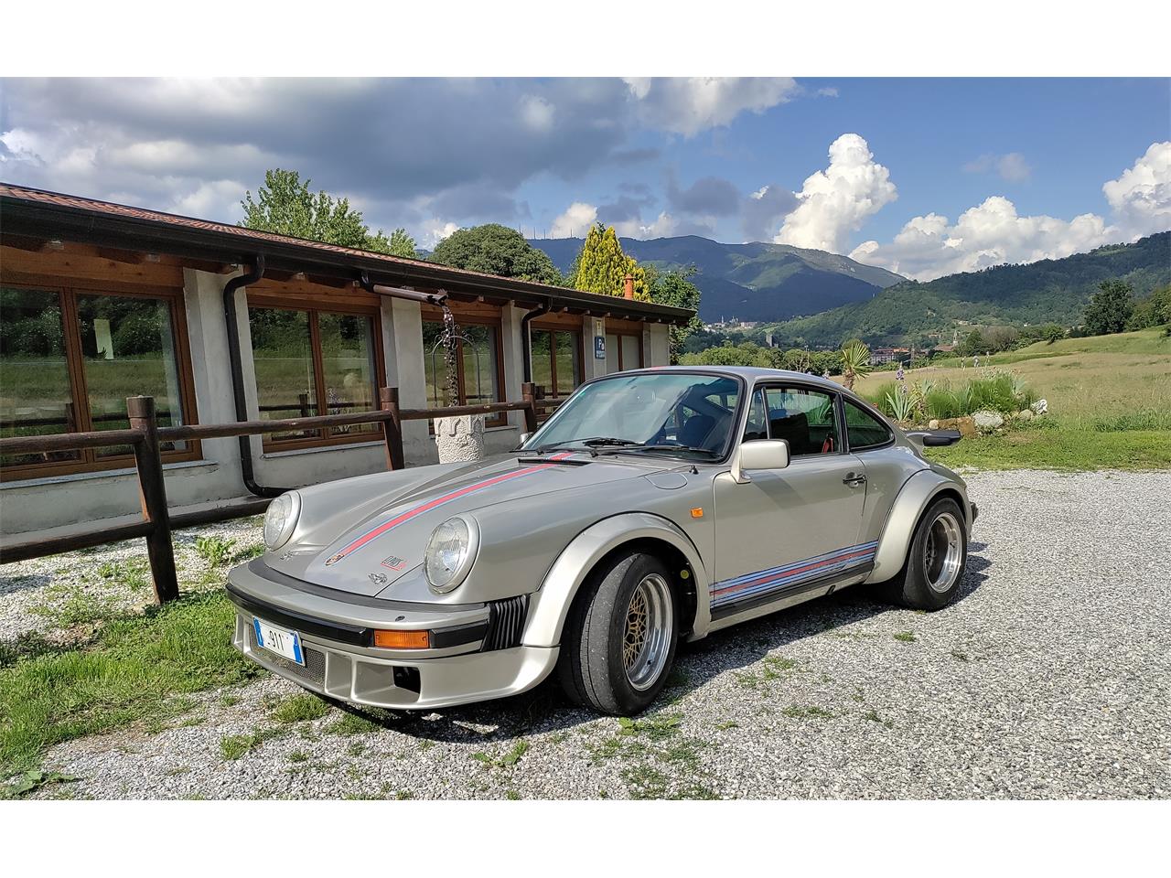 Porsche-911sc-1983-Zinnmetallik-Black-4