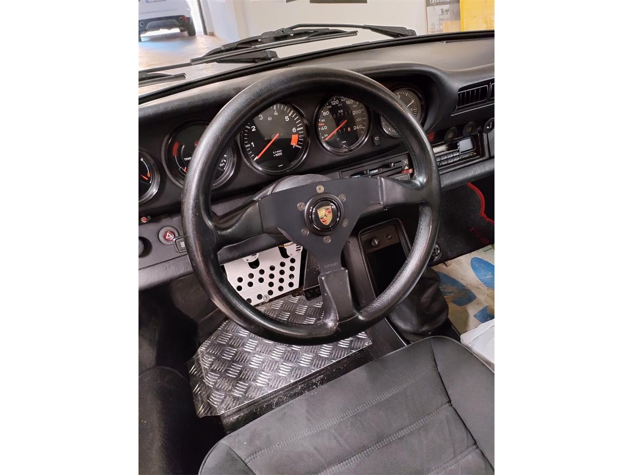Porsche-911sc-1983-Zinnmetallik-Black-6