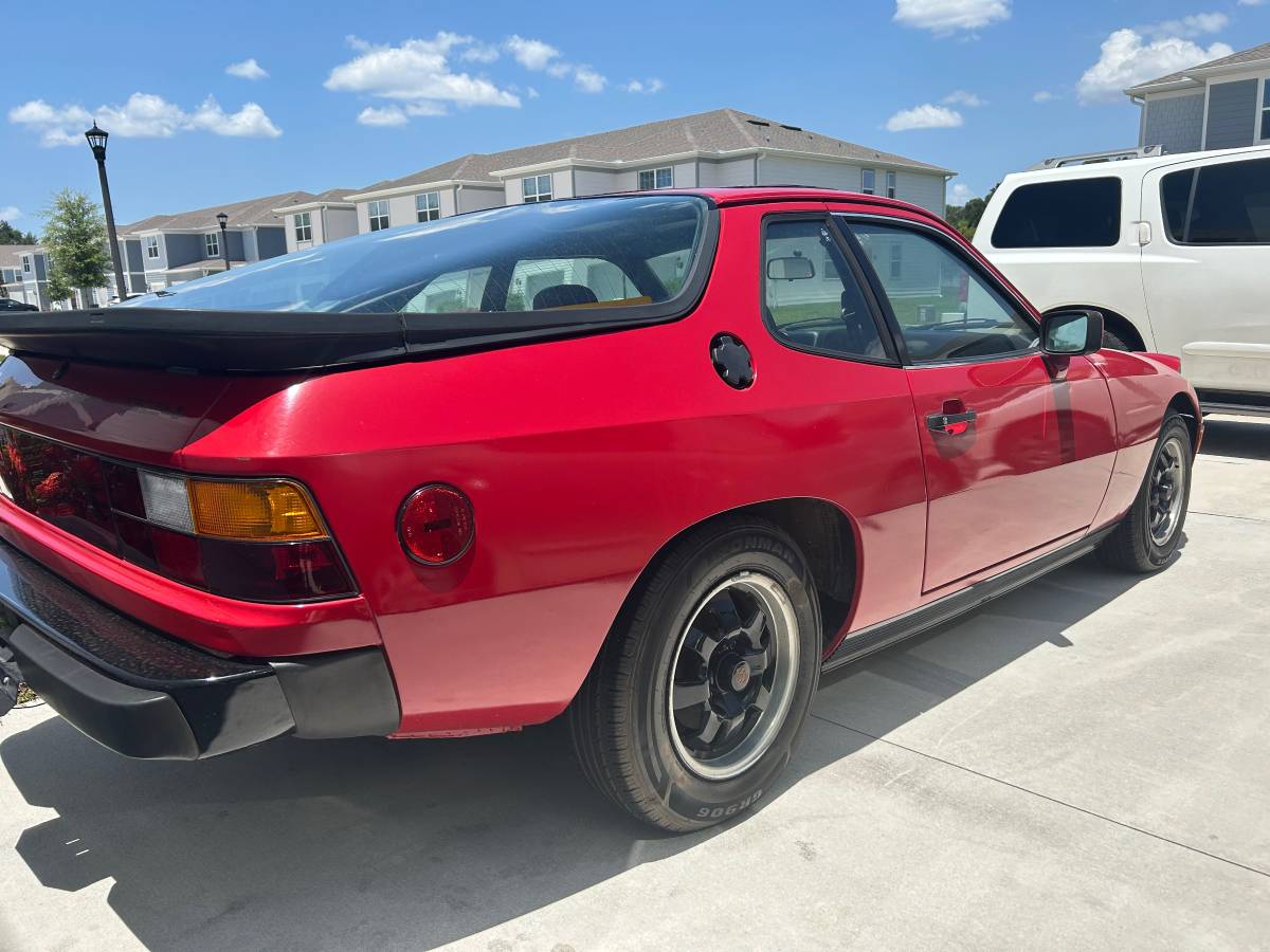 Porsche-924-1979-1
