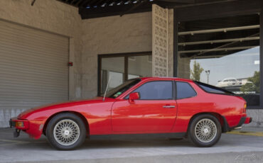 Porsche-924-1980-Coupe-1