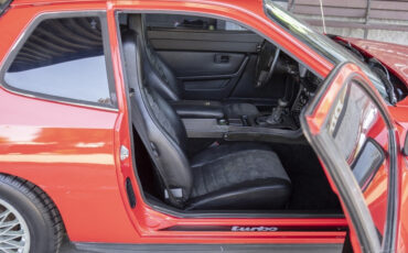 Porsche-924-1980-Coupe-11