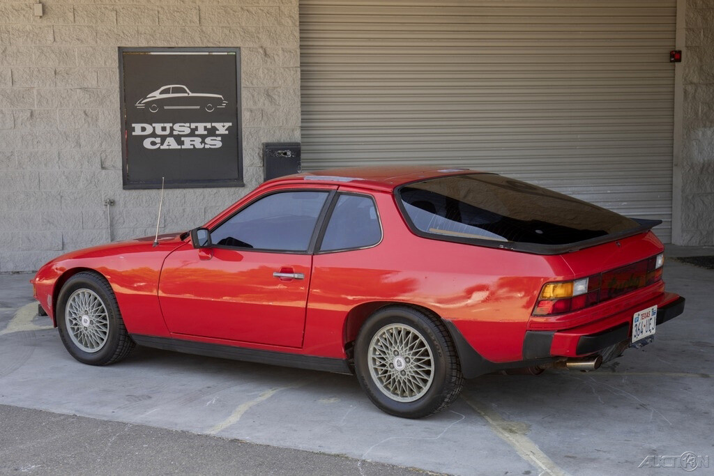 Porsche-924-1980-Coupe-2