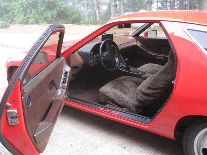 Porsche-928-1979-Red-23