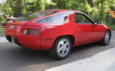 Porsche-928-1979-Red-24