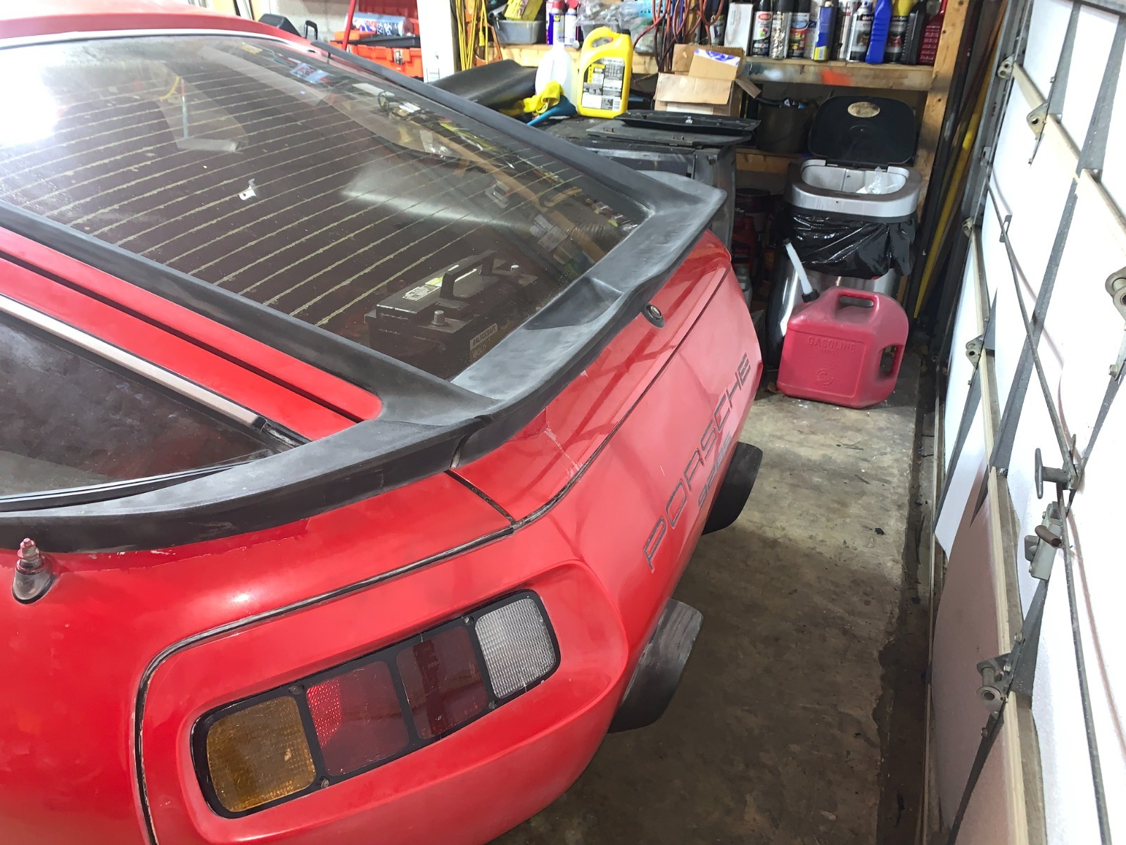 Porsche-928-1982-Coupe-8