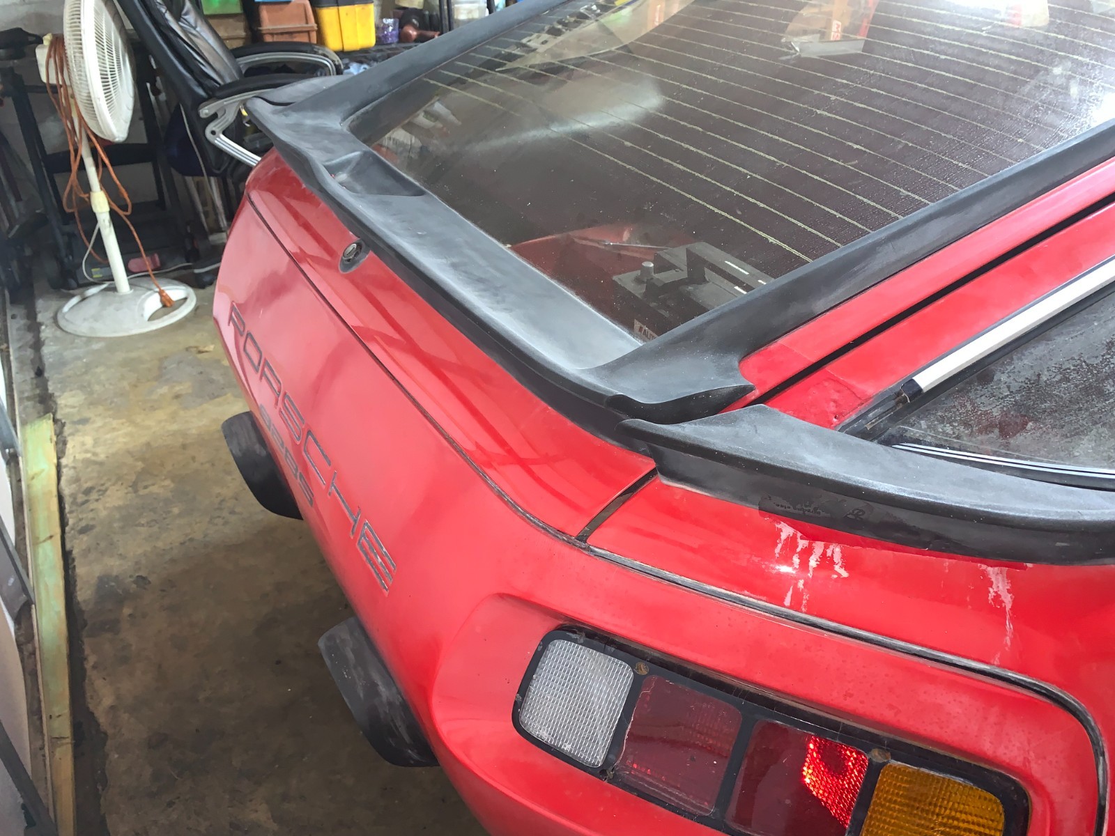 Porsche-928-1982-Coupe-9