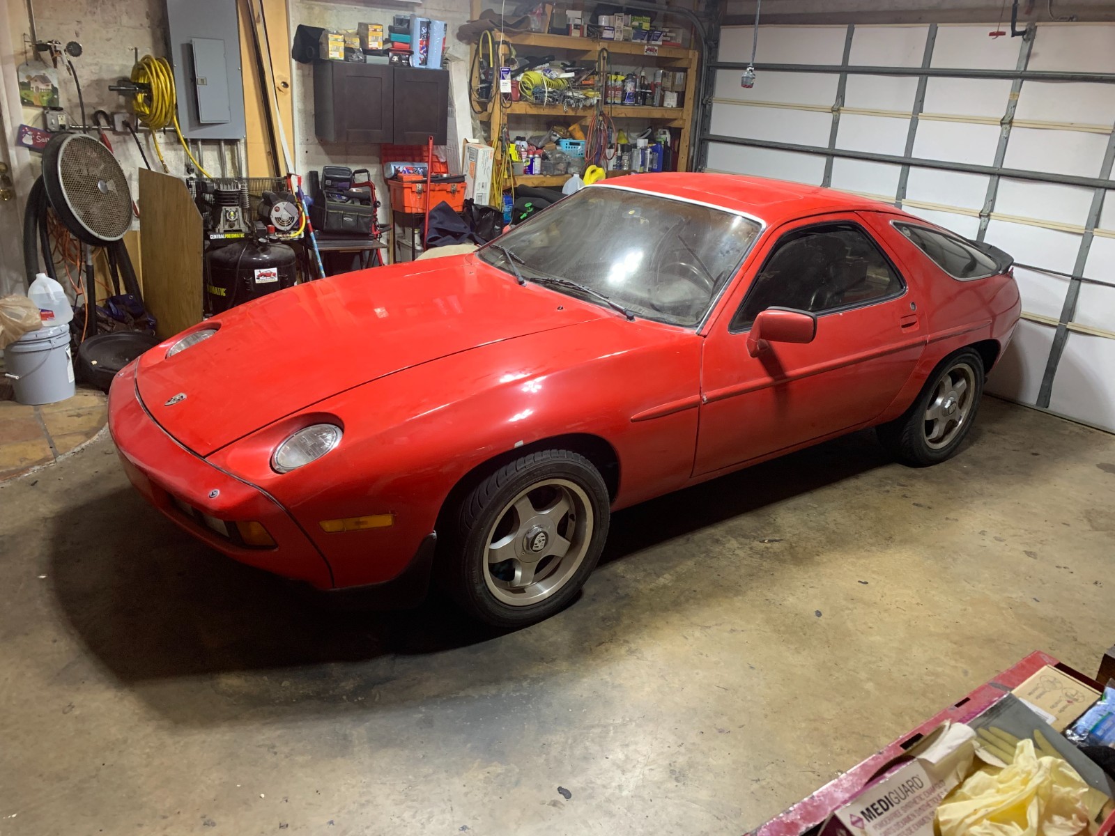 Porsche-928-1982-Coupe