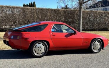 Porsche-928-1984-Coupe-11
