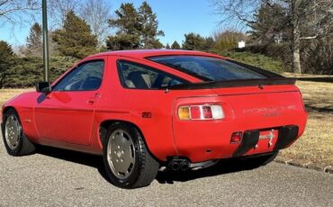 Porsche-928-1984-Coupe-38