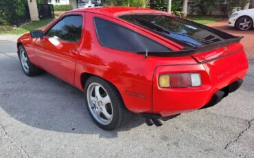 Porsche-928-1984-Red-1