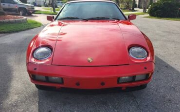 Porsche-928-1984-Red-10
