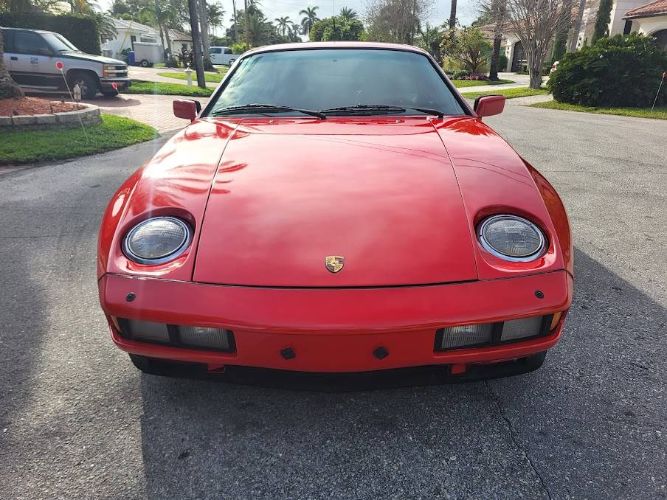 Porsche-928-1984-Red-10