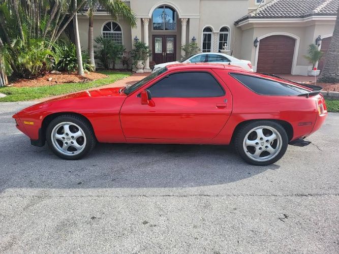 Porsche-928-1984-Red-3