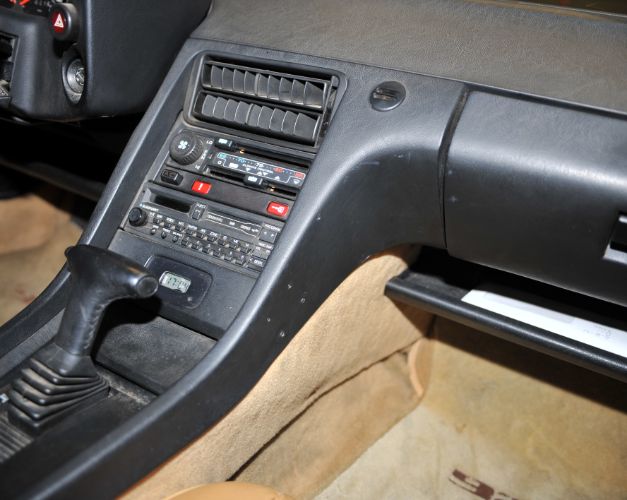 Porsche-928-1988-1