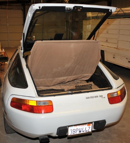 Porsche-928-1988-7