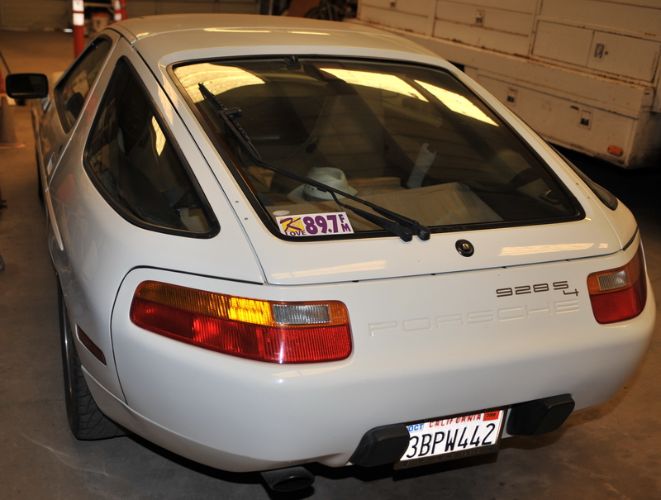 Porsche-928-1988-9
