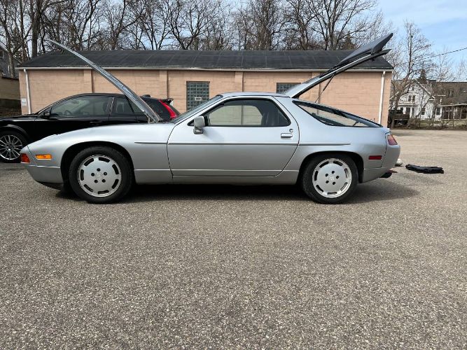 Porsche-928-1988-Silver-17