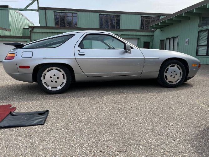 Porsche-928-1988-Silver-6