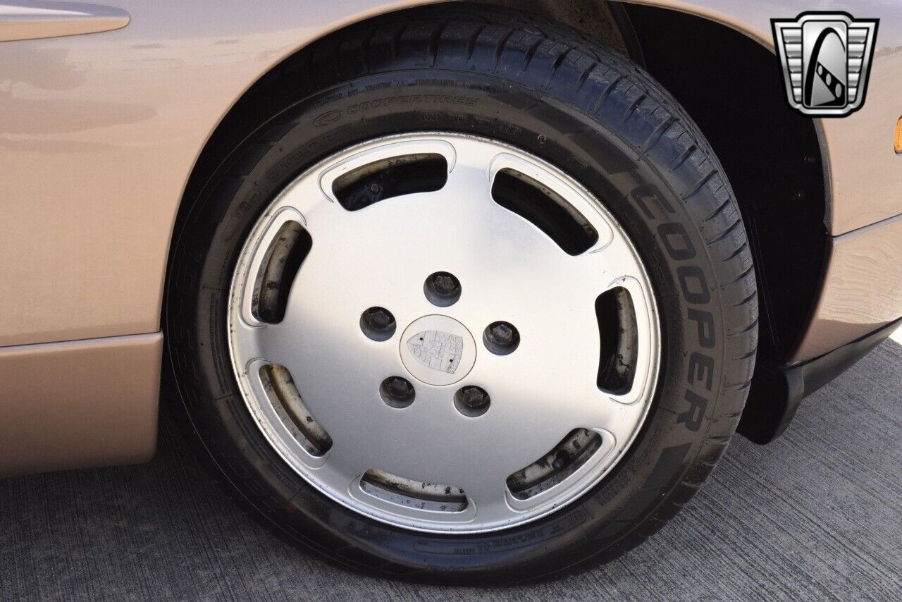Porsche-928-1988-coupe-10