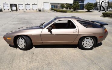 Porsche-928-1988-coupe-2